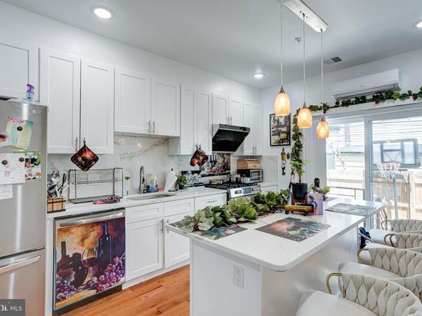 2611 S Marshall Street, Philadelphia PA 19148