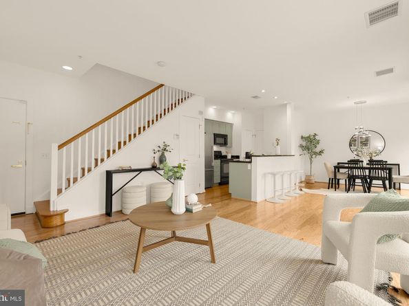 343 Cedar Street NW 305, Washington DC 20012