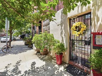 820 S 4TH Street