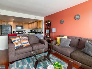 2001 Hamilton Street