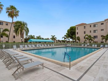 6269 Pointe Regal Cir