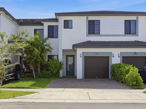 13642 SW 157th Place, Miami FL 33196