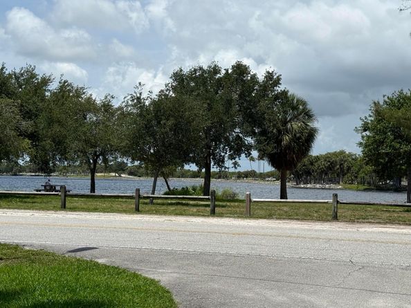 3040 Lake Osborne Drive 111, Lake Worth Beach FL 33461