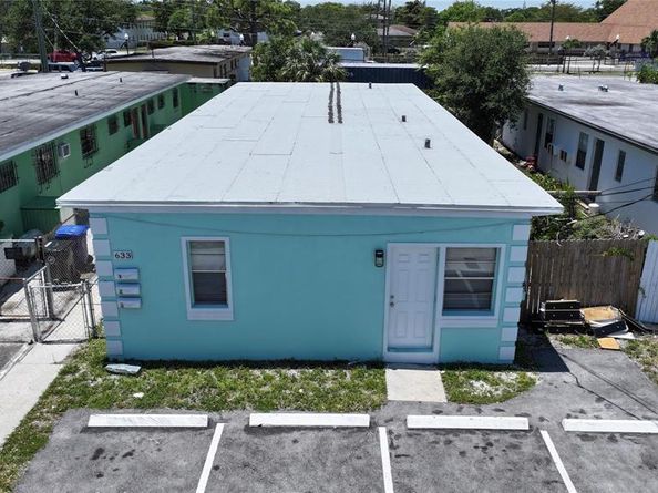 633 NW 15th Terrace, Fort Lauderdale FL 33311