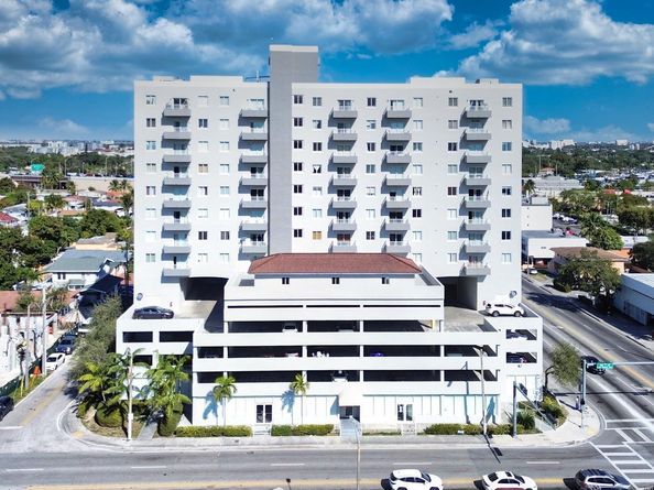 2217 NW 7th St 901, Miami FL 33125