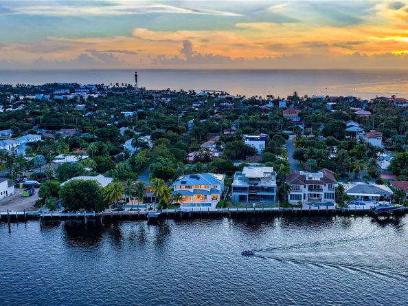 2103 N Riverside Dr, Pompano Beach FL 33062