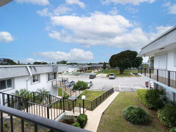 3402 Cynthia Lane 208, Lake Worth Beach FL 33461