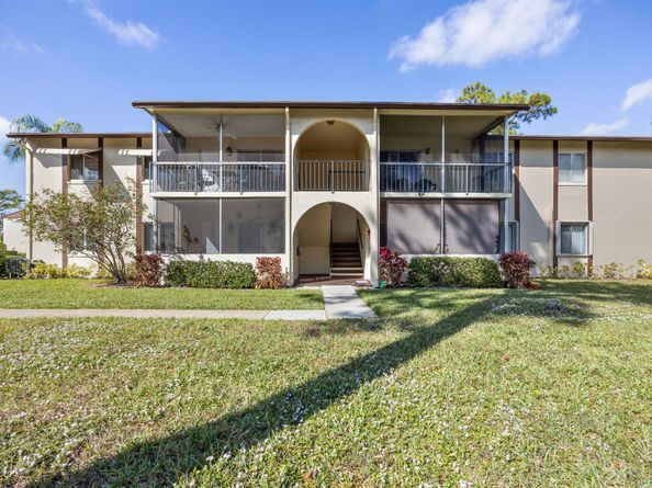 3586 La Playas Court C2, Greenacres FL 33463