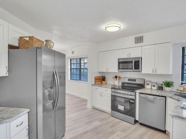 17388 Boca Club Boulevard 201, Boca Raton FL 33487