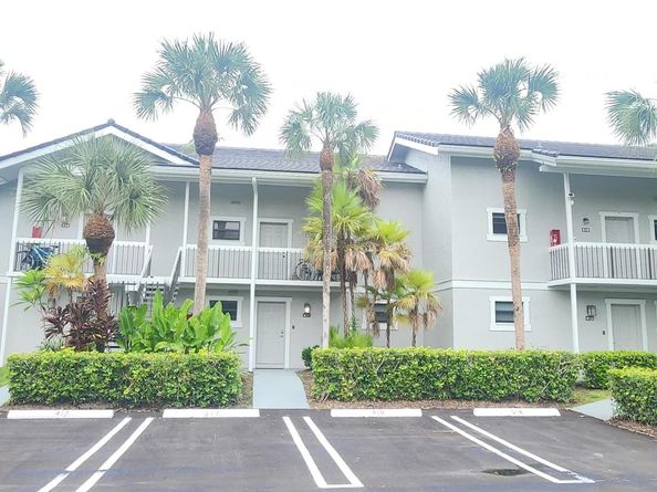 11863 Wimbledon Circle 416, Wellington FL 33414