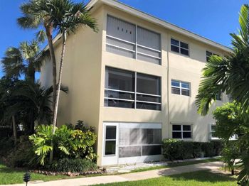 1951 NE 39th Street NE