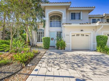 2922 Port Royale Lane