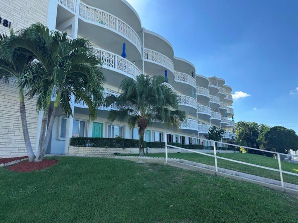 2381 Sunset Avenue 216, Lake Worth Beach FL 33461