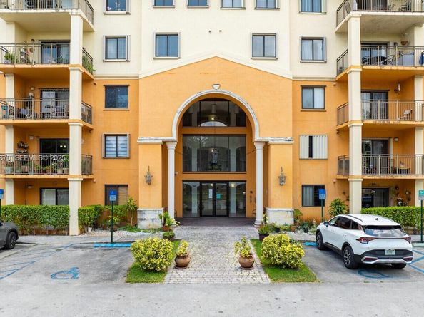 9340 Fontainebleau Boulevard W206, Miami FL 33172