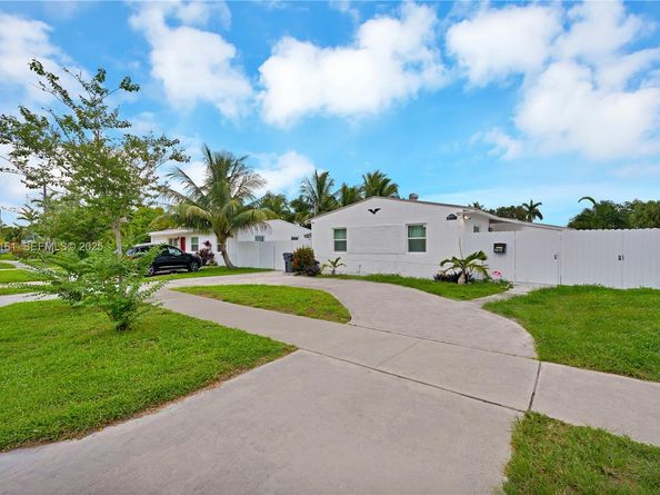 2615 Liberty Street, Hollywood FL 33020