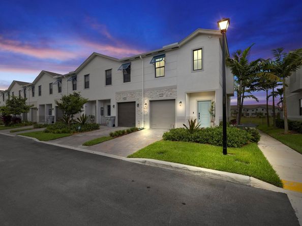 353 NW 8th Court, Pompano Beach FL 33060