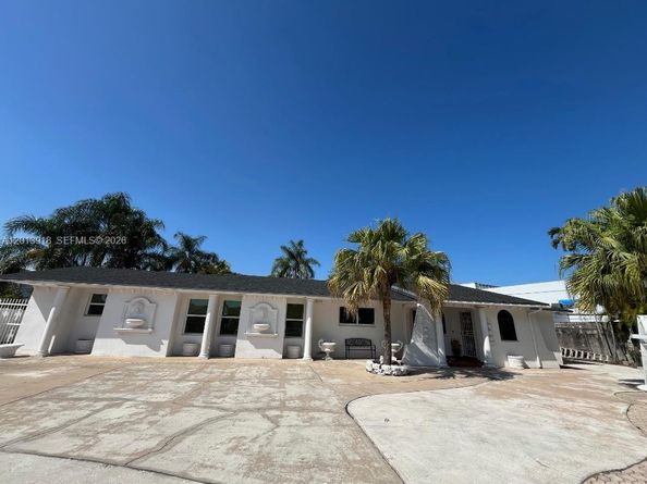 2525 SW 107th Court, Miami FL 33165