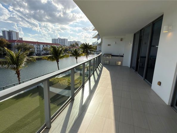 3250 NE 188th Street 204, Aventura FL 33180
