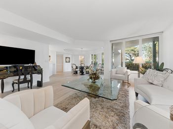 100 SE 5th Avenue
