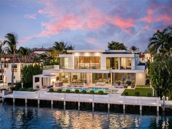 2560 Del Lago Drive