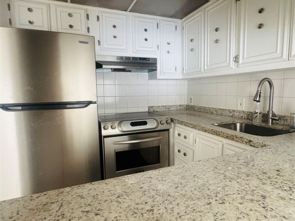 4848 NW 24th Ct 330, Lauderdale Lakes FL 33313