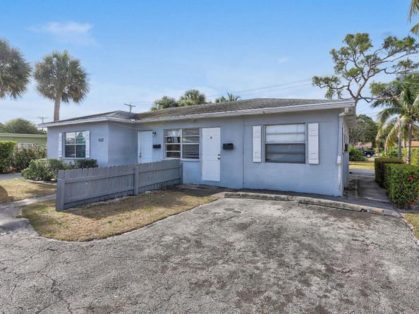 652 Bayberry Drive, Lake Park FL 33403