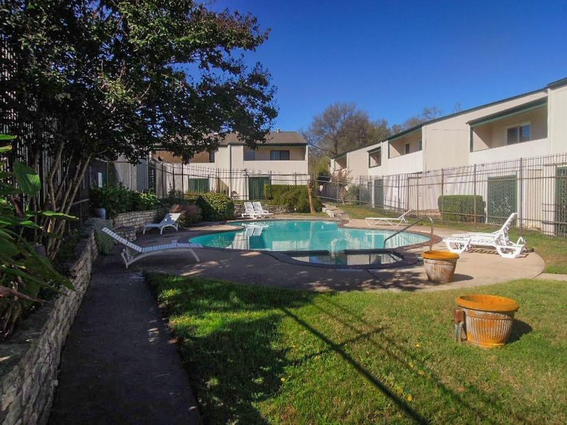 6718 Silvermine Dr 103, Austin TX 78736