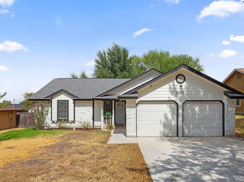 2401 Lasso DR, Round Rock TX 78681