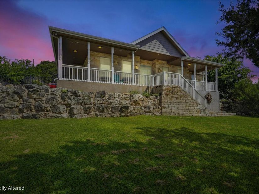 22101 Oban DR, Spicewood TX 78669