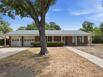 11605 N Oaks DR