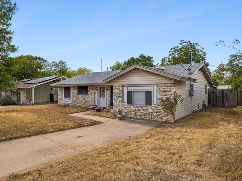 6904 Miranda DR, Austin TX 78752