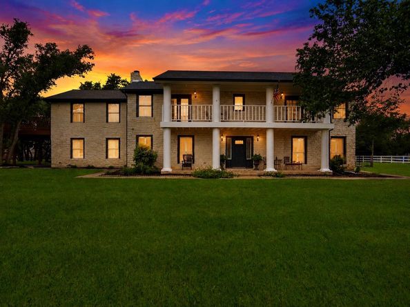 2204 Walsh DR, Round Rock TX 78681