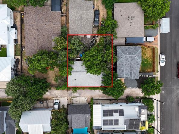 1302 Walnut Ave 2, Austin TX 78702