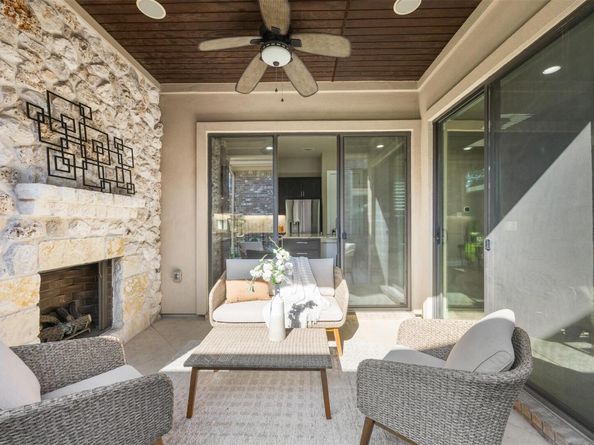 404 Jeffrey David LN E, Austin TX 78717