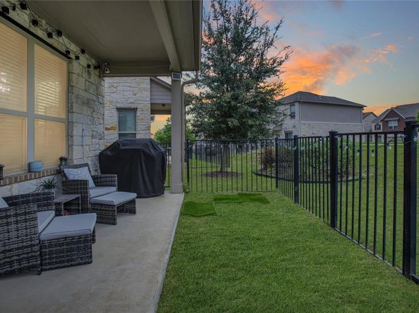 2105 Town Centre DR 48, Round Rock TX 78664