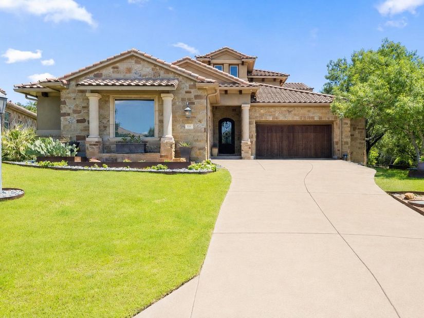 105 Aruba CT, Lakeway TX 78734