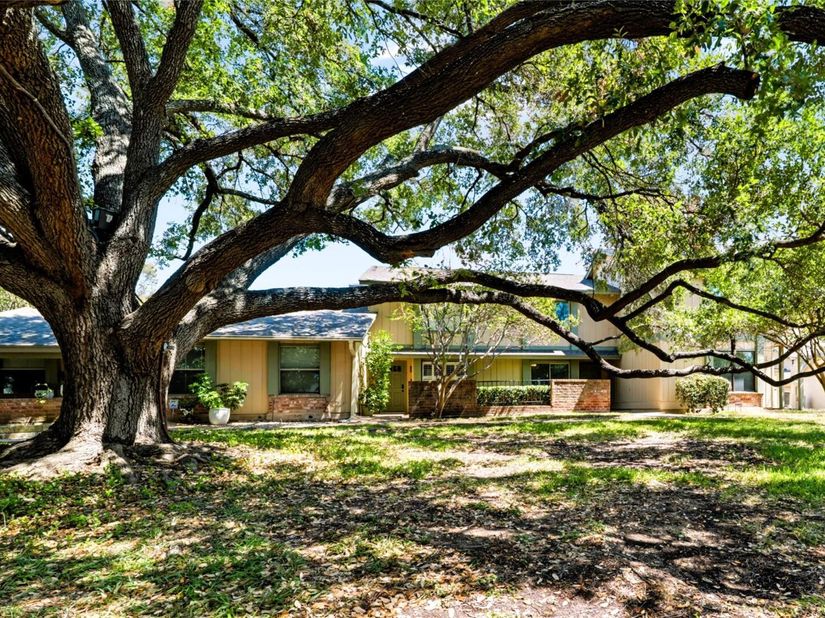 911 W Village LN, Austin TX 78758