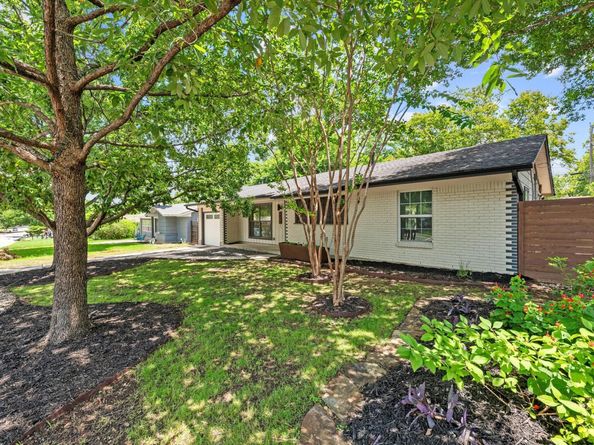 2611 East Side DR, Austin TX 78704