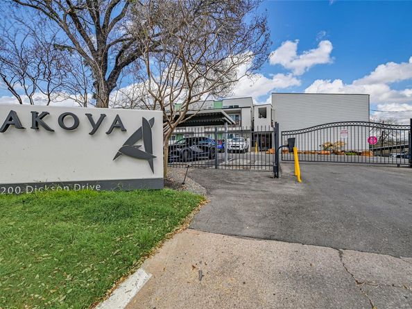 2200 Dickson DR 128, Austin TX 78704