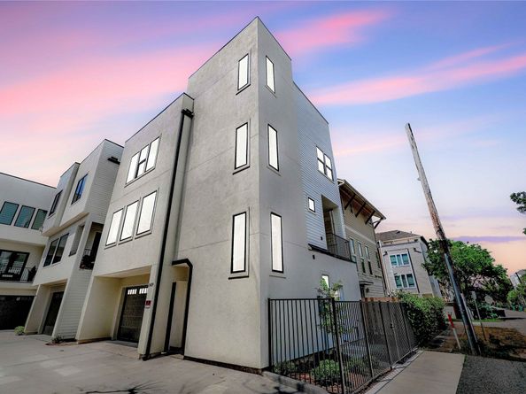 5439 Darling Street, Houston TX 77007