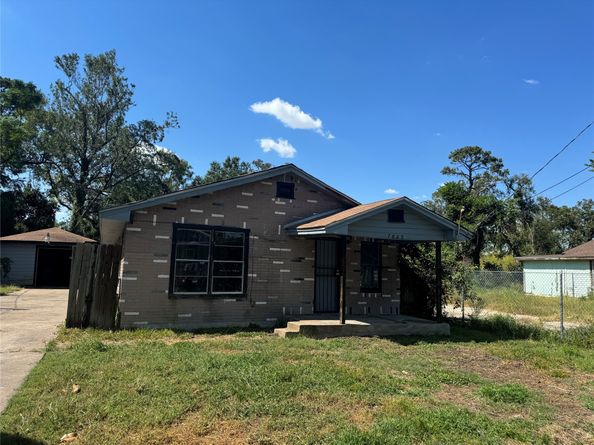 7625 Pointer Street, Houston TX 77016