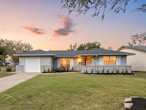 8646 Kempridge Street, Houston TX 77080