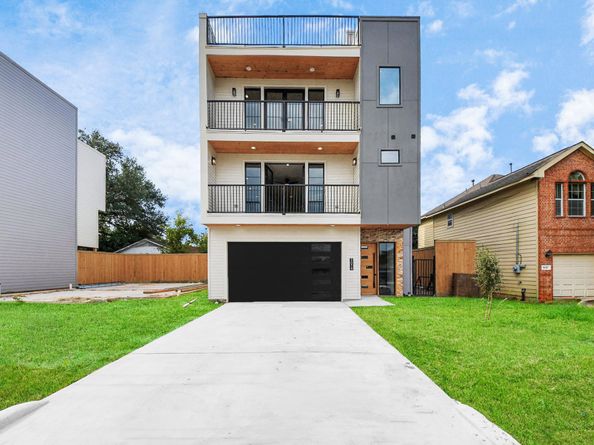 9022 Ferdinand Street, Houston TX 77051