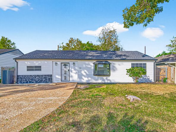 4729 Paradise Lane, Houston TX 77048