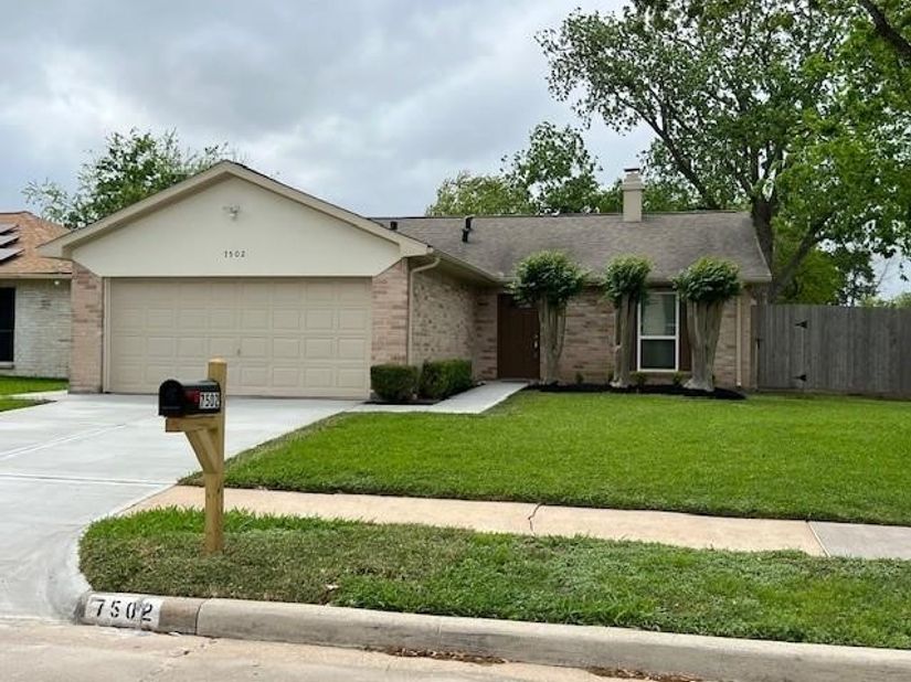 7502 Trabajo Drive, Houston TX 77083