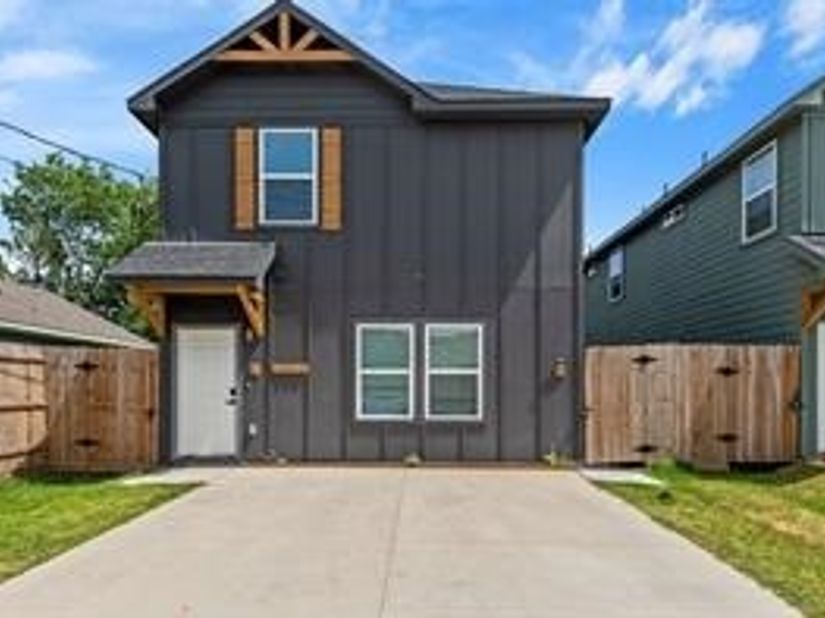 8211 Barlow Street AB, Houston TX 77028