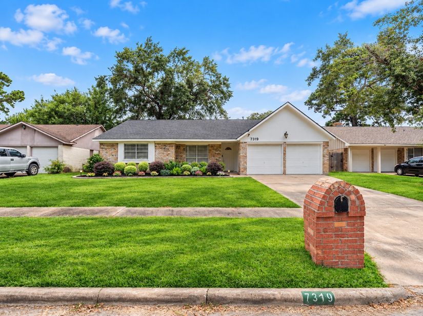 7319 Tall Pines Drive, Houston TX 77088