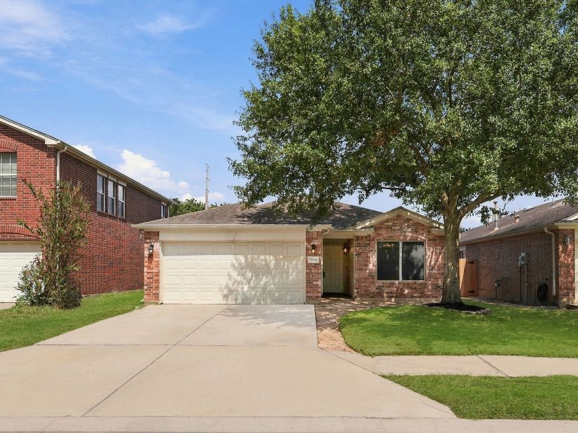 17438 Hoover Gardens Drive, Houston TX 77095
