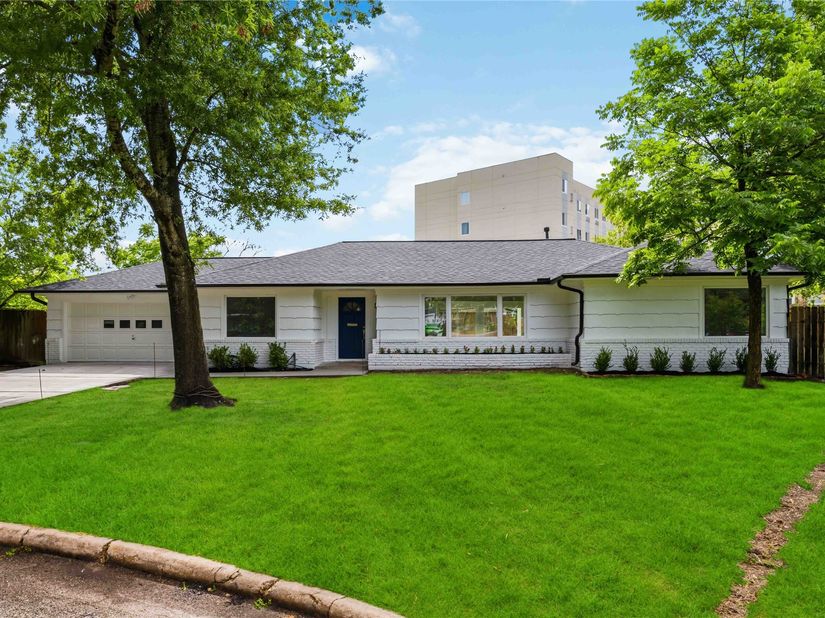 8419 Bluegate Court, Houston TX 77025