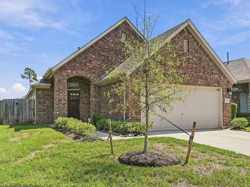 2734 Meadow View Lane, Conroe TX 77385